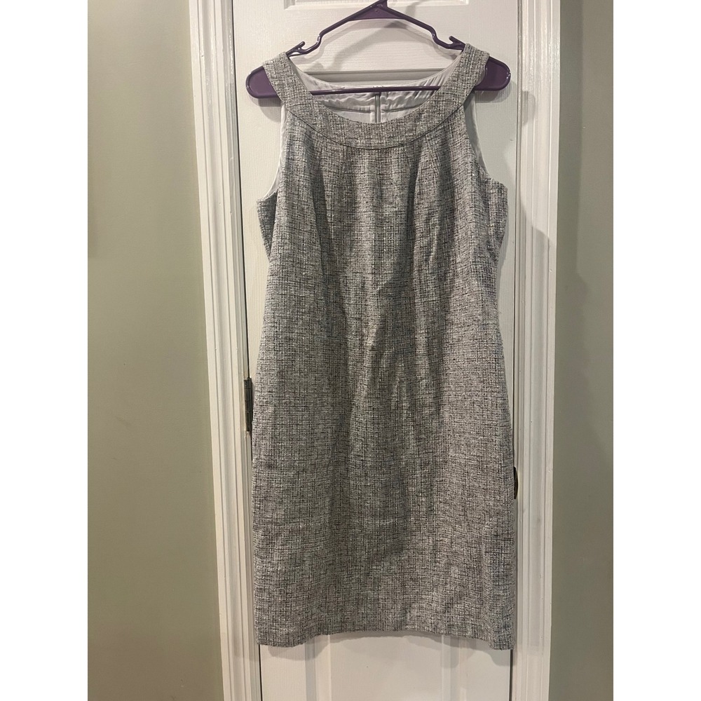 St. John Grey Tweed Sleeveless Sheath Dress Silk Blend Lining Size 8